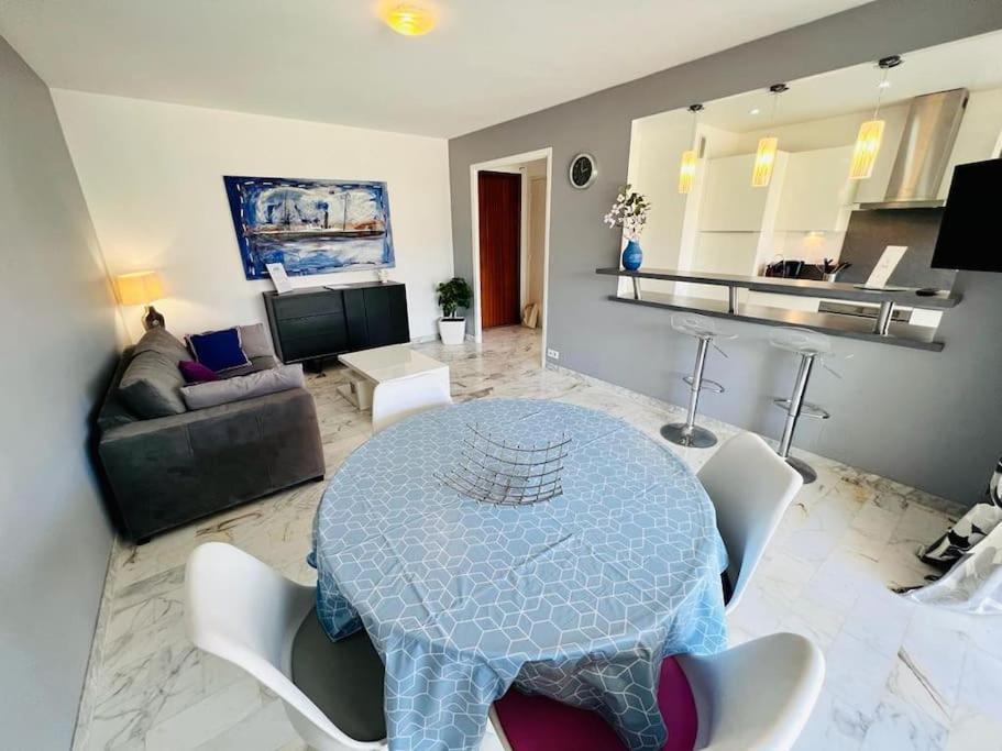 Le Pinede - Apt 4 Prs- Parking - Clim - 500M Plages Antibes Exteriör bild