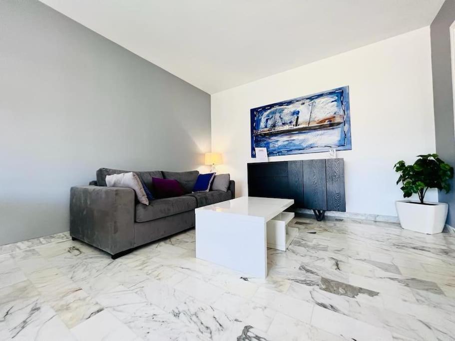 Le Pinede - Apt 4 Prs- Parking - Clim - 500M Plages Antibes Exteriör bild