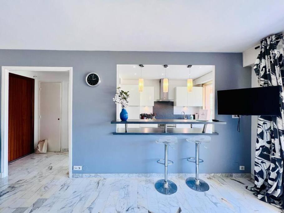 Le Pinede - Apt 4 Prs- Parking - Clim - 500M Plages Antibes Exteriör bild
